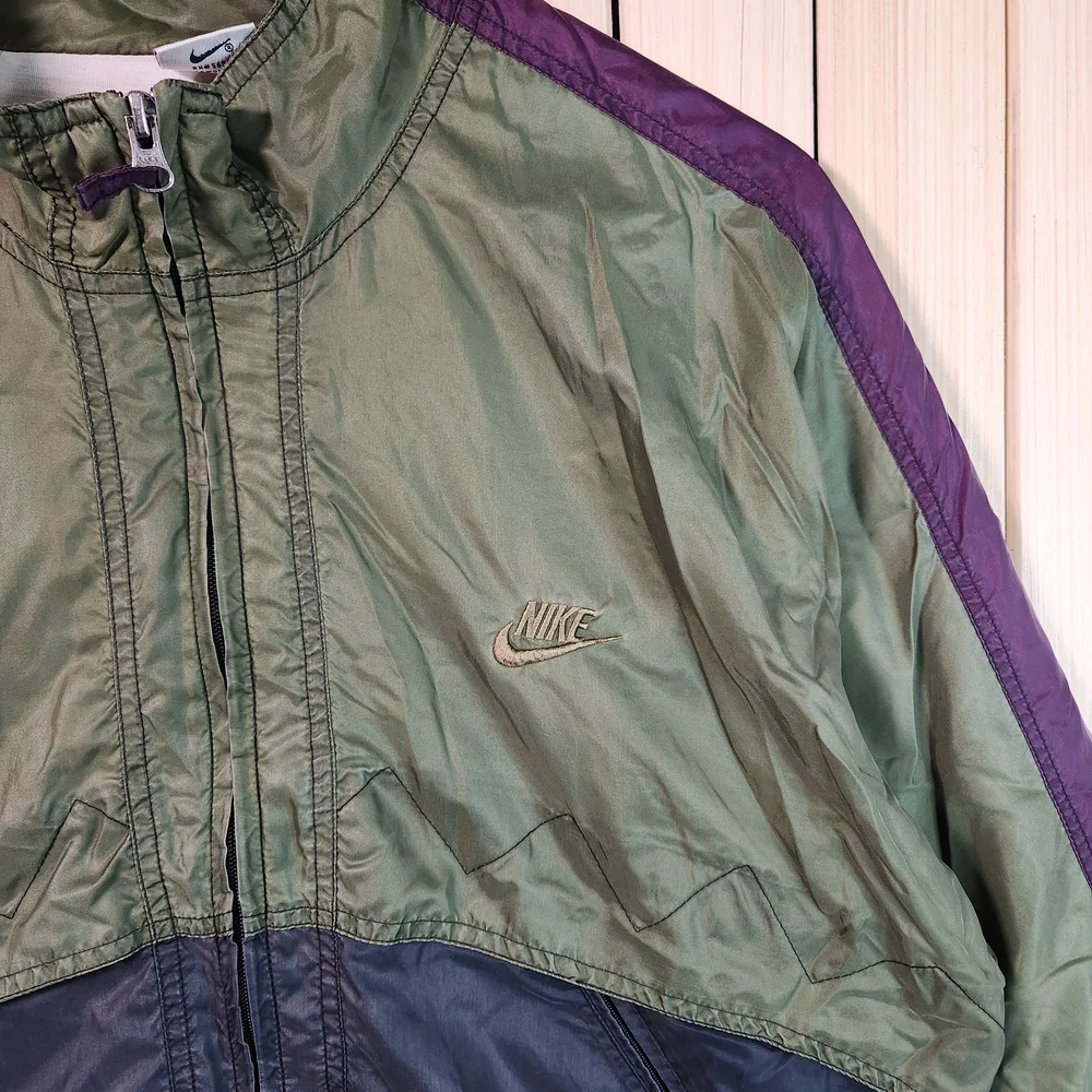 Vintage Nike Windbreaker Men's Green and Black Jacket 90s - Picture 6 of 16